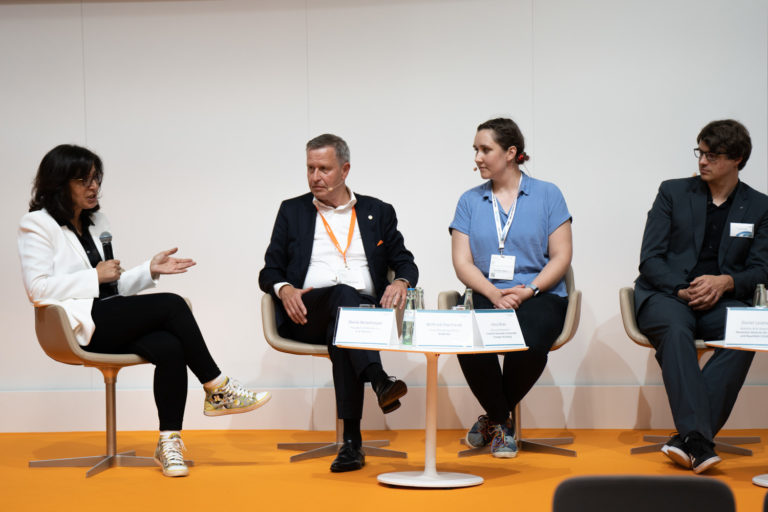 Adna Bliek took part in panel discussion at automatica